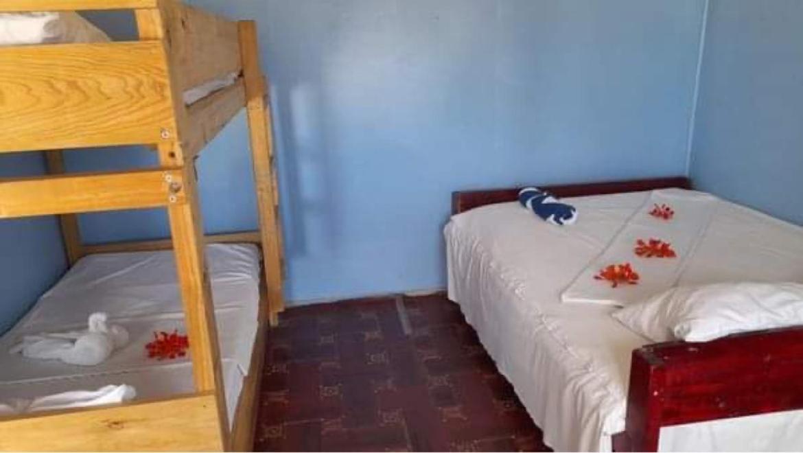 Mana Lagoon Backpackers Villa Esterno foto