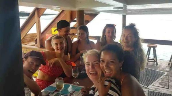 Mana Lagoon Backpackers Villa Esterno foto