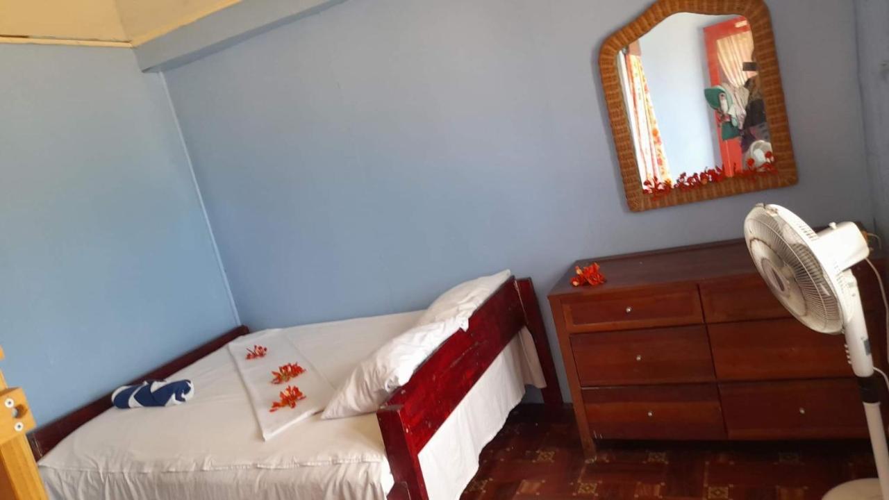 Mana Lagoon Backpackers Villa Esterno foto